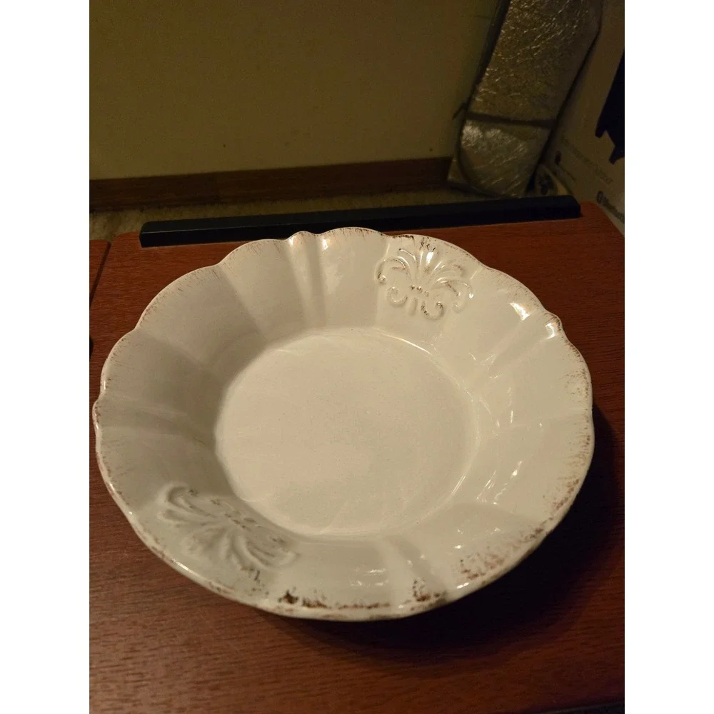 Baum Provence White Scalloped Pasta Bowl Fleur De Lis Distressed‎ Farmhouse 9in